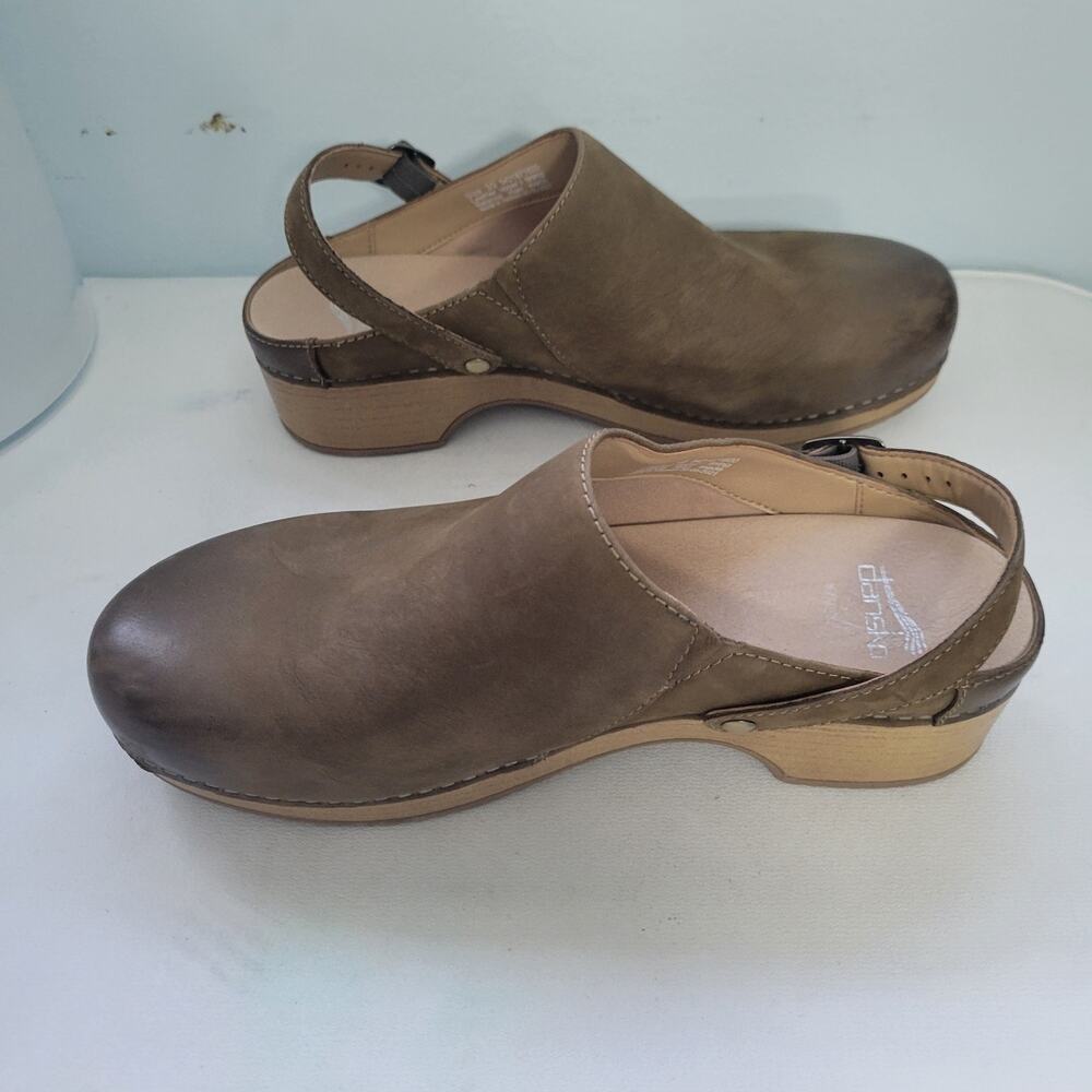 Dansko Women's Berry Burnished Nubucks Clogs With Swivel Strap Size 39(8.5) 2212 - Picture 7 of 8